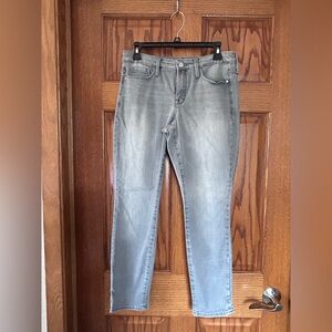 Athleta Women’s Light Gray Slim Sculptek Jeans